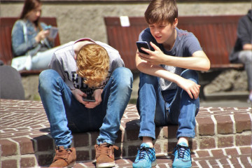 How to deal with online bullying or cyberbullying